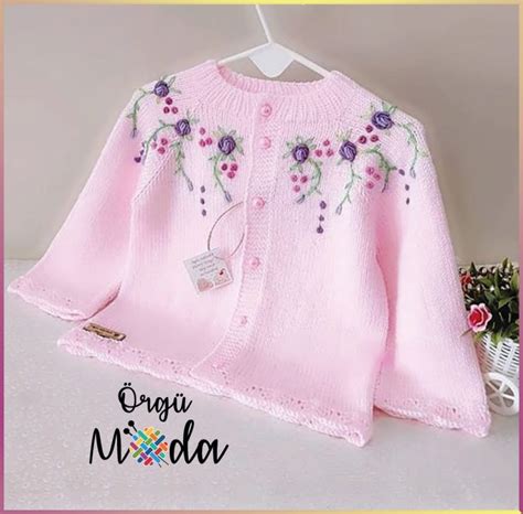 İşlemeli Örgü Hırkalar